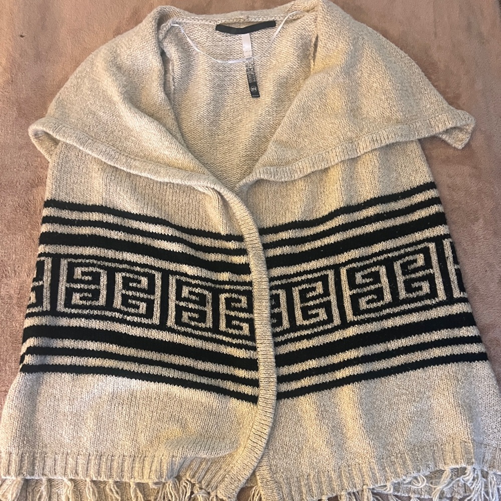 Kensie Boho Fringe sleeveless cardigan